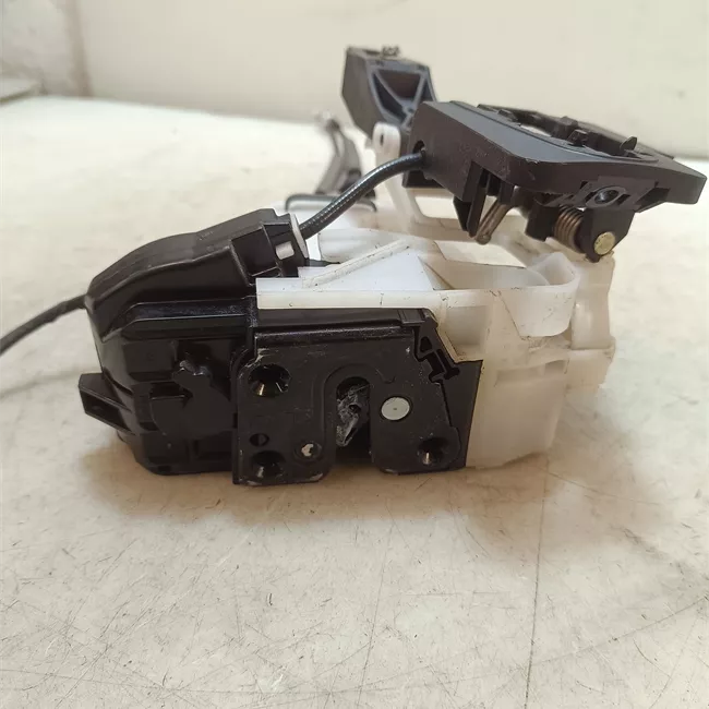 Serratura porta anteriore sinistra