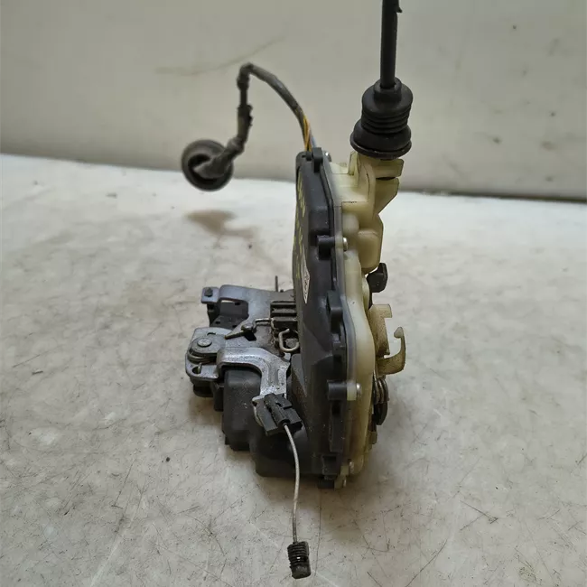 Serratura porta anteriore sinistra con chiusura centralizzata