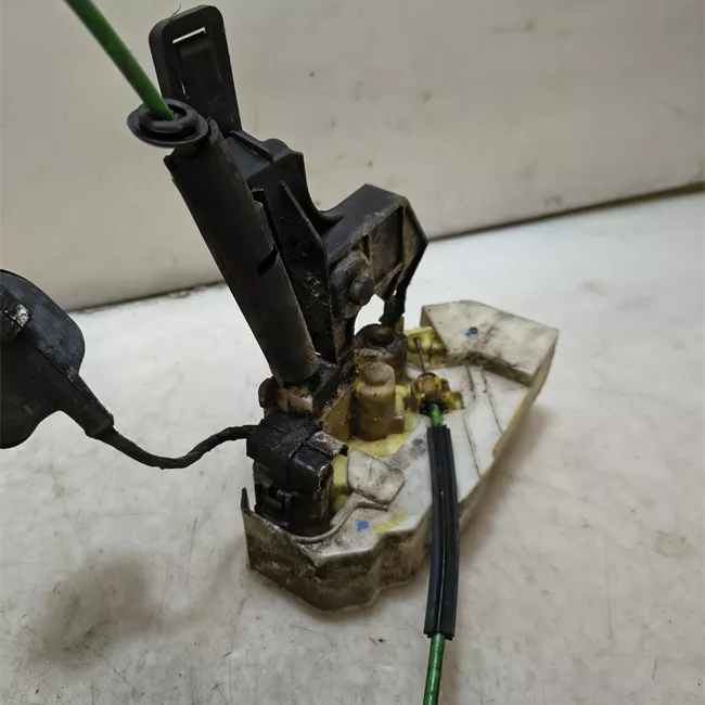 Serratura porta anteriore destra