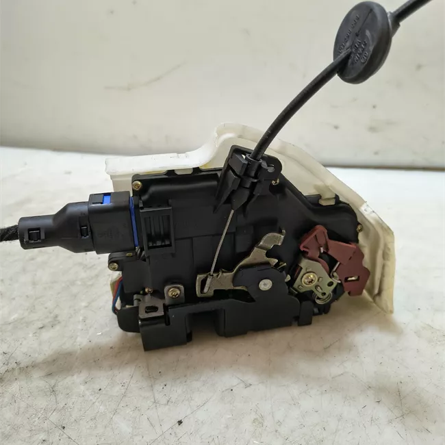 Serratura porta anteriore destra