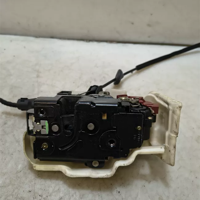 Serratura porta anteriore destra