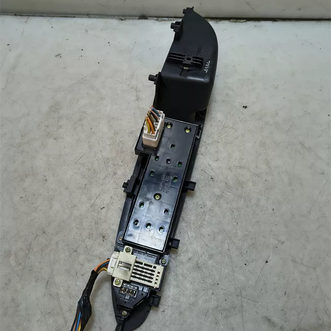 Blocco comandi alzacristalli e retrovisori esterno