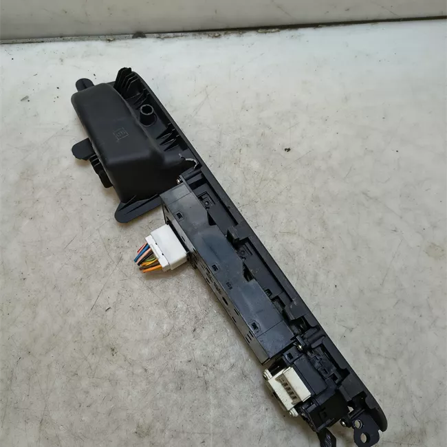 Blocco comandi alzacristalli e retrovisori esterno