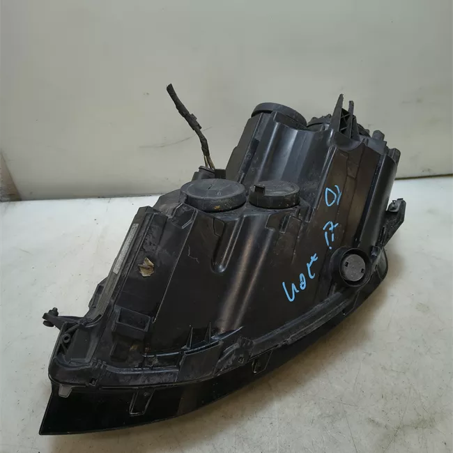 Proiettore destro Alogeno