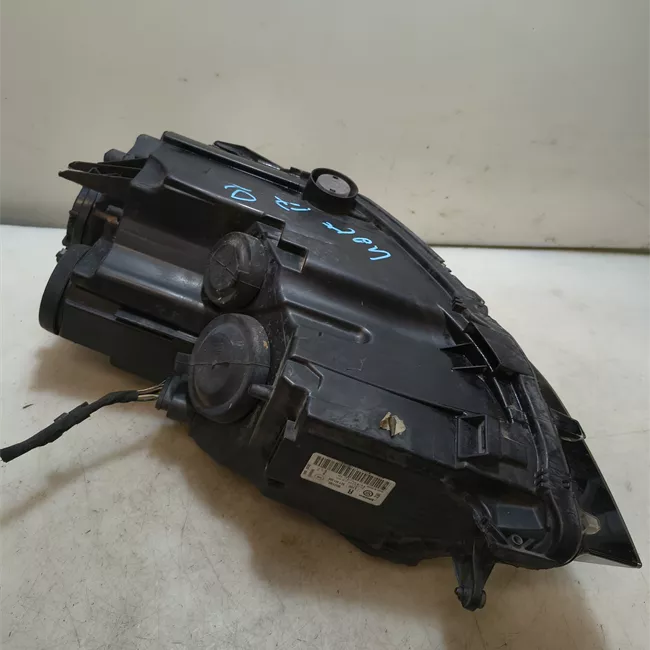 Proiettore destro Alogeno