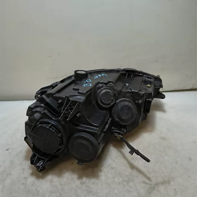 Proiettore destro Alogeno