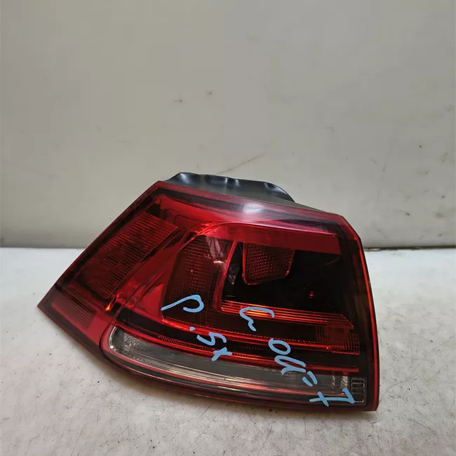 Fanale posteriore parte esterno sinistro