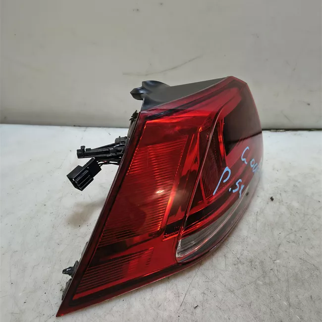 Fanale posteriore parte esterno sinistro