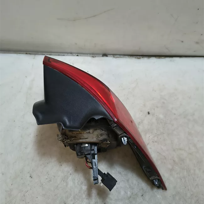 Fanale posteriore parte esterno sinistro