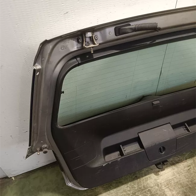 Portello posteriore senza spoiler post