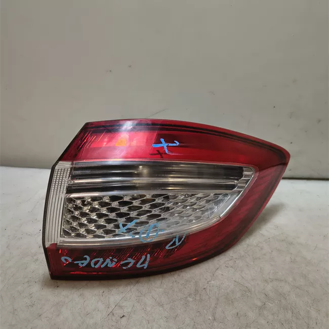 Fanale posteriore parte esterno destro