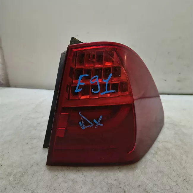 Fanale posteriore parte esterno destro