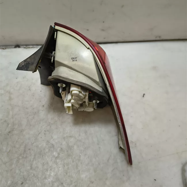 Fanale posteriore parte esterno sinistro