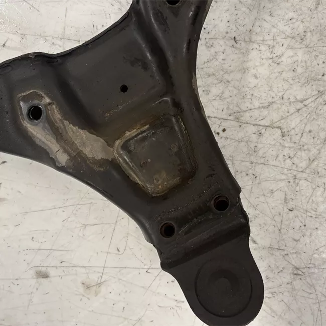 Braccio oscillante sospensione anteriore sinistro