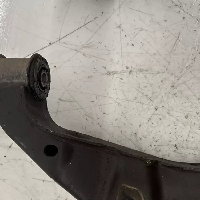 Braccio oscillante sospensione anteriore sinistro