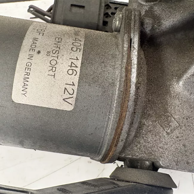 Meccanismo tergiparabrezza con motorino