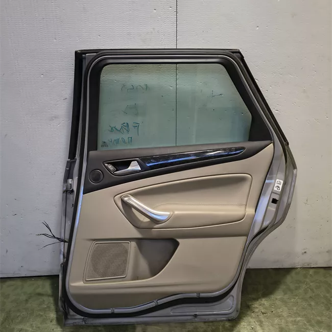 Porta posteriore destra