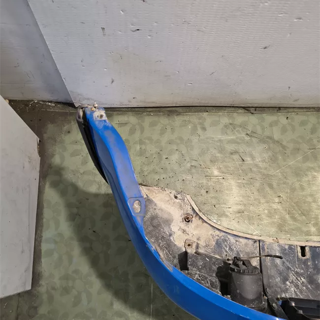 Paraurti anteriore aria condizionata automatico e fendinebbia nero