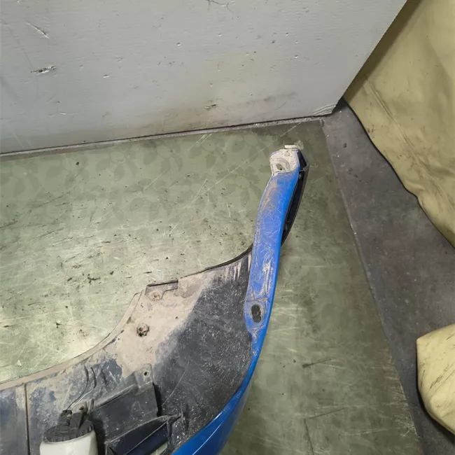 Paraurti anteriore aria condizionata automatico e fendinebbia nero