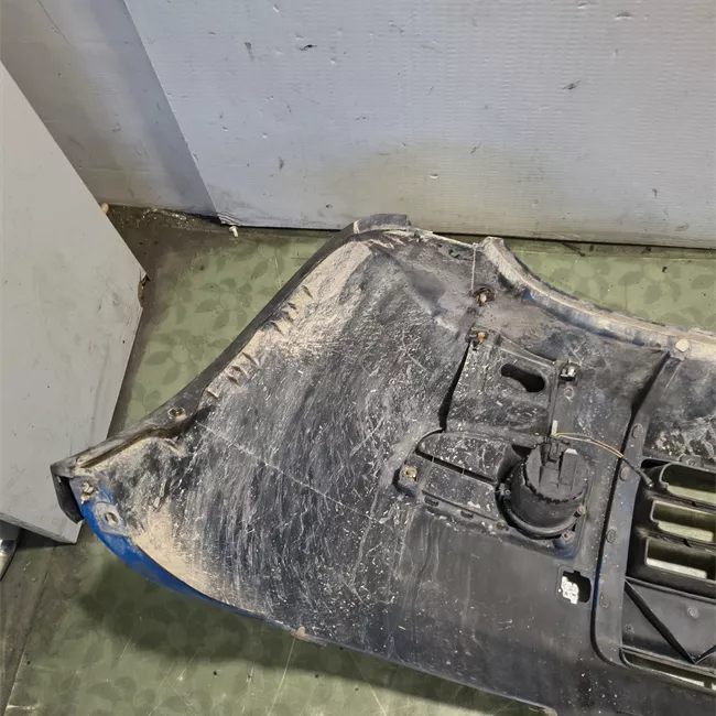 Paraurti anteriore aria condizionata automatico e fendinebbia nero