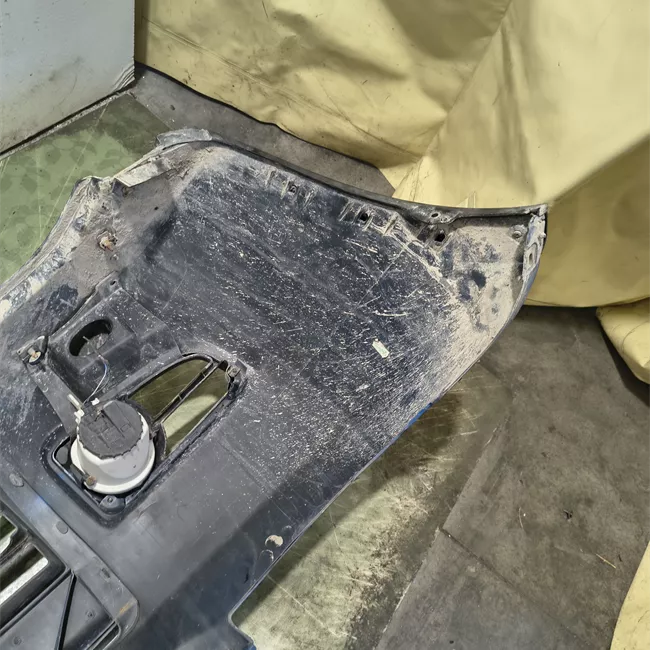 Paraurti anteriore aria condizionata automatico e fendinebbia nero