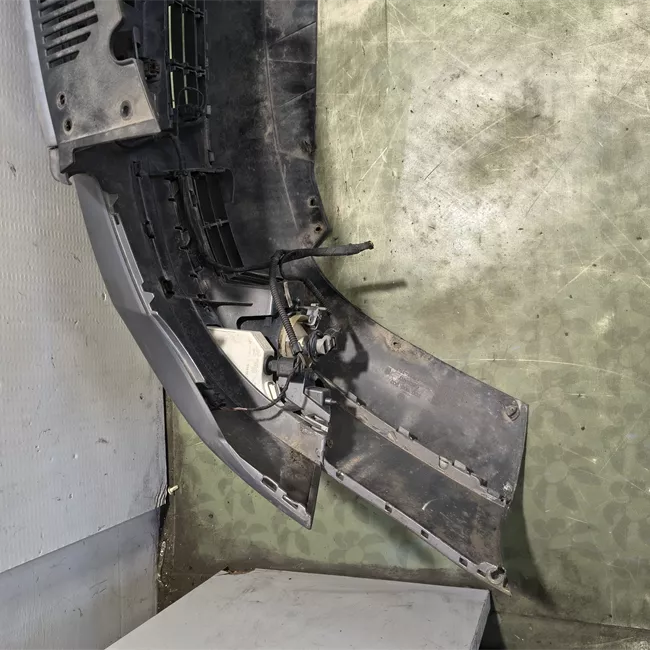 Paraurti anteriore con parktornic primer