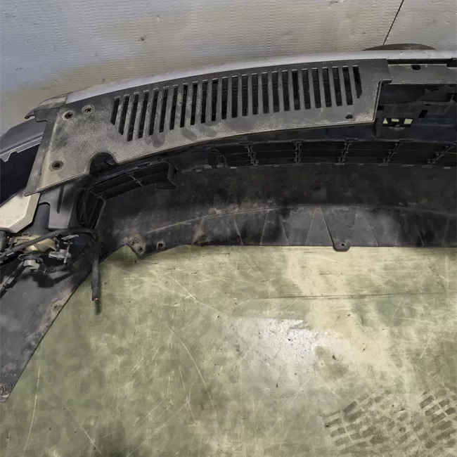 Paraurti anteriore con parktornic primer