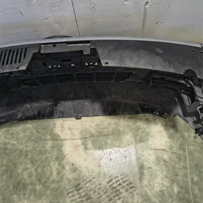 Paraurti anteriore con parktornic primer