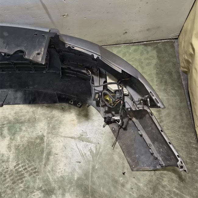 Paraurti anteriore con parktornic primer