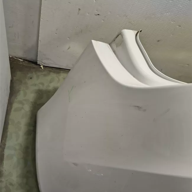 Paraurti posteriore con sensori parcheggio