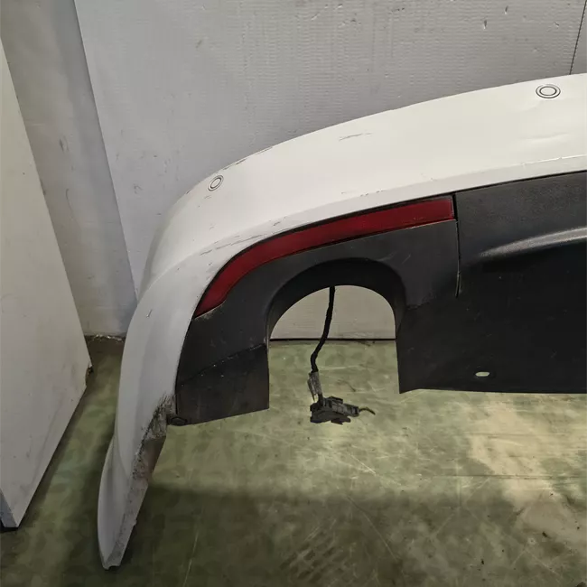 Paraurti posteriore con sensori parcheggio