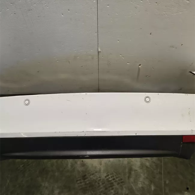 Paraurti posteriore con sensori parcheggio