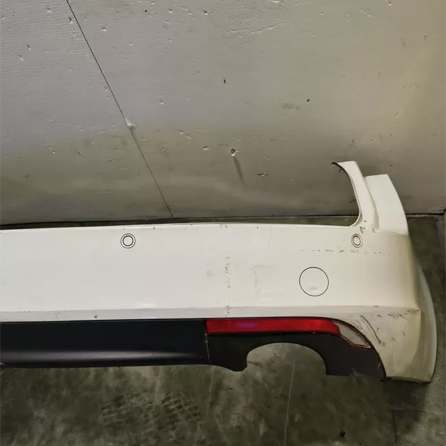 Paraurti posteriore con sensori parcheggio