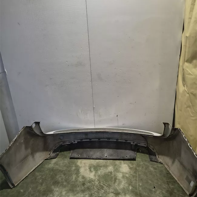 Paraurti posteriore con sensori parcheggio