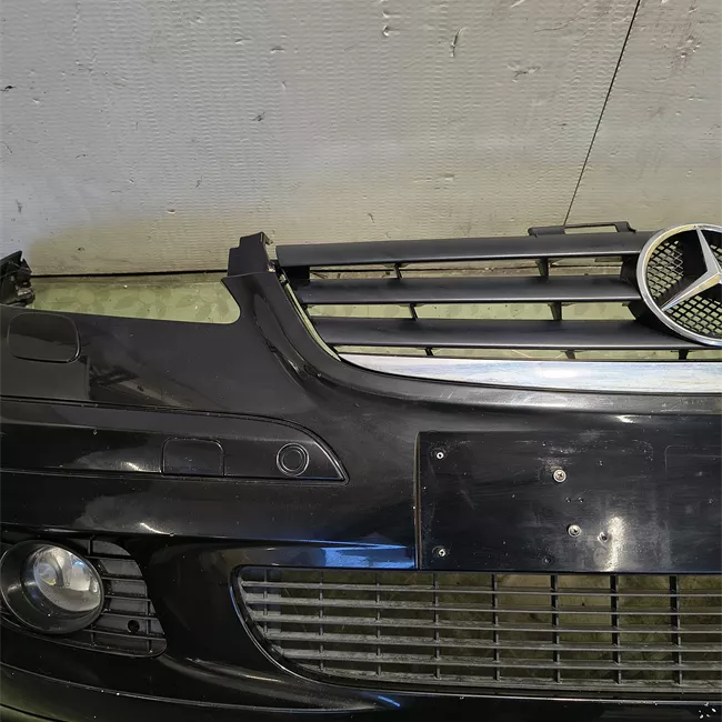 Paraurti anteriore Eleg., con parktronicon bi-xeno primer