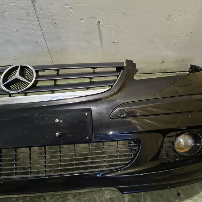 Paraurti anteriore Eleg., con parktronicon bi-xeno primer