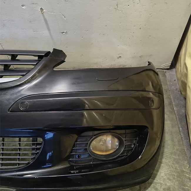 Paraurti anteriore Eleg., con parktronicon bi-xeno primer