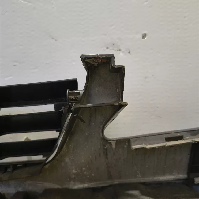 Paraurti anteriore Eleg., con parktronicon bi-xeno primer