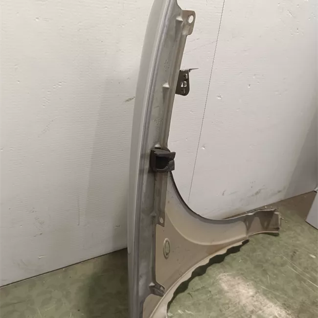 Parafango anteriore sinistro