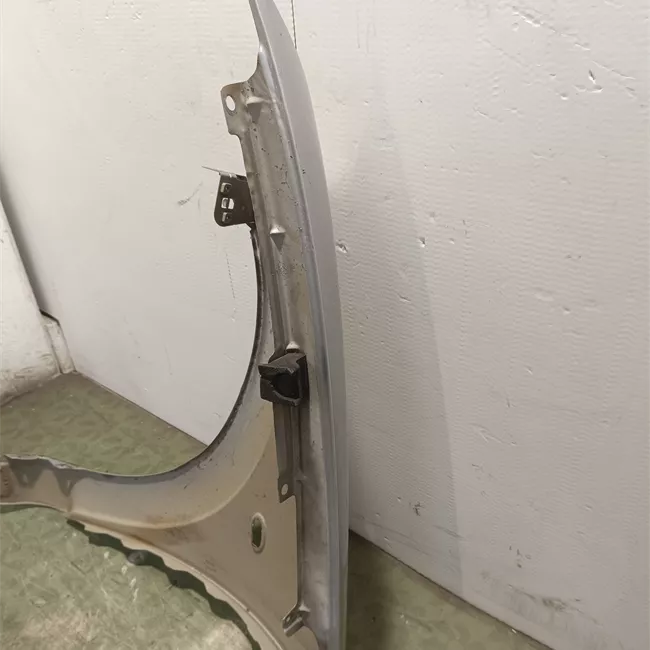 Parafango anteriore destro