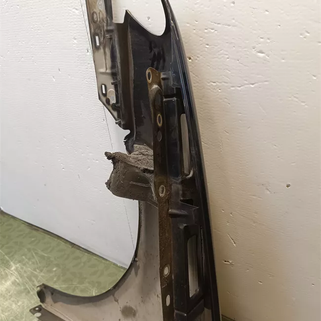 Parafango anteriore destro