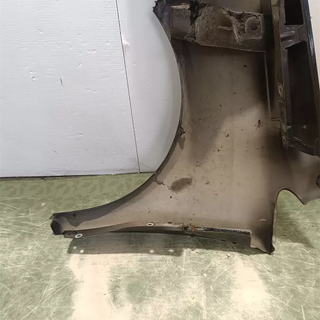 Parafango anteriore destro