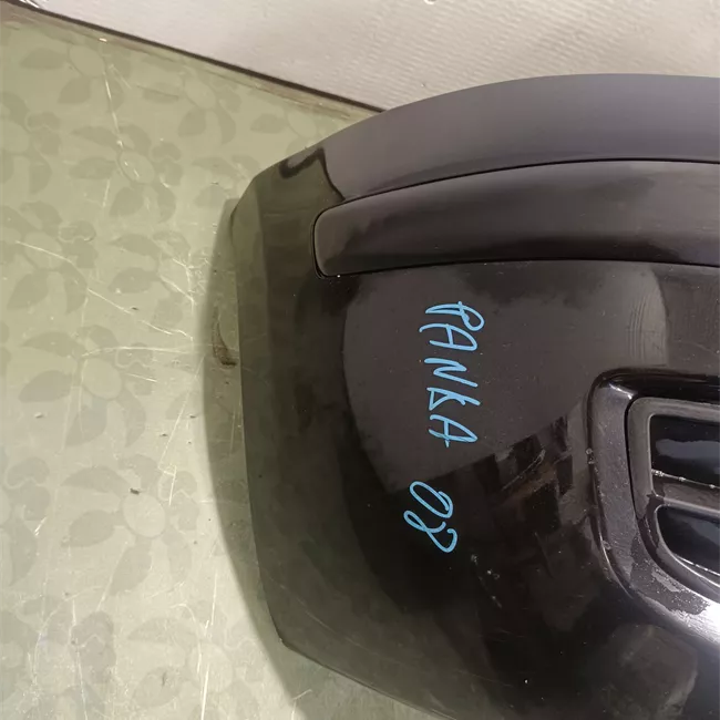 Paraurti anteriore nero