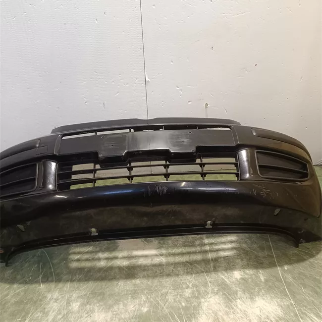 Paraurti anteriore nero