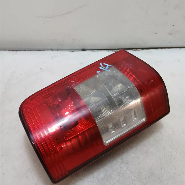 Fanale posteriore sinistro Sportello post