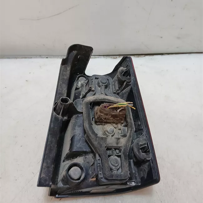 Fanale posteriore sinistro Sportello post