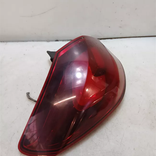 Fanale posteriore parte esterno sinistro