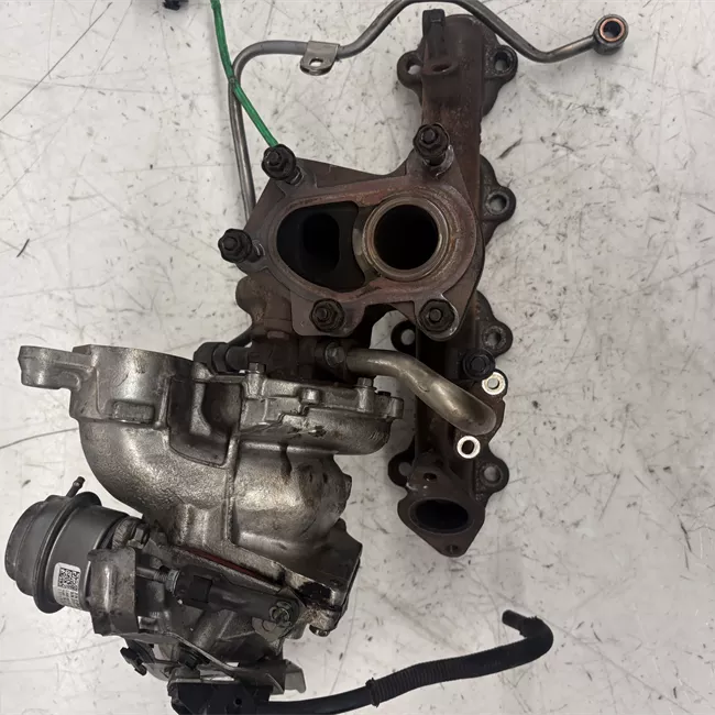 Turbocompressore con collettore scarico