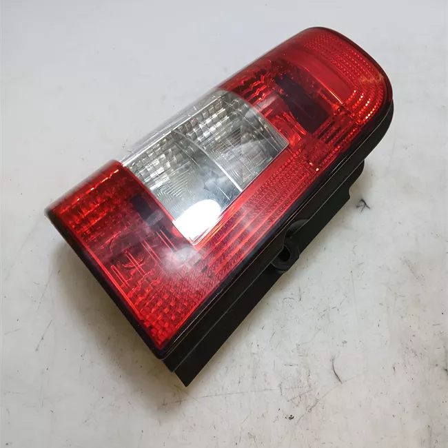 Fanale posteriore sinistro 2 porte post