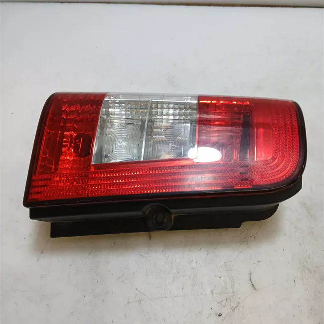 Fanale posteriore sinistro 2 porte post